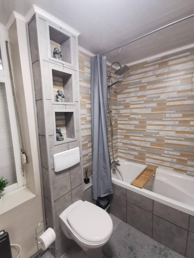 L'Aiscal Appart-Hotel 6 Personnes Calais Esterno foto
